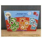 Giggle Scope Scavenger Hunt Game - Brand New *A