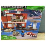 LEGO Minecraft The Mooshroom House, 21270 - Brand New *A