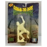 1990 Uncle Milton Glow-In-The-Dark Movie Monsters Hunchback Of Notre Dame (On Original Card) Card Beat up