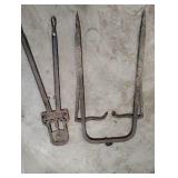 Harpoon Hayfork and a Dehorner