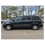 2014 CHRYSLER TOWN AND COUNTRY TOURING *No Accidents Reported* (NO RESERVE)
