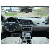 2015 HYUNDAI SONATA SE *No Accidents Reported* (NO RESERVE)