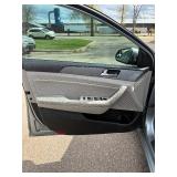 2015 HYUNDAI SONATA SE *No Accidents Reported* (NO RESERVE)