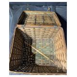Large Woven Picnic Basket Hamper with Lid and Rope Handles