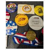 Minnesota Themed Buttons & Pins Lot - University of Minnesota Convocation, Homecoming & Campaign
