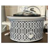 LL - Hamilton Beach Stay or Go 4 Qt Slow Cooker with Clip-Tight Sealed Lid