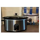 LL- West Bend Crockery Cooker Slow Cooker - Stainless Steel Exterior