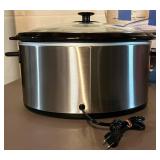 LL- West Bend Crockery Cooker Slow Cooker - Stainless Steel Exterior