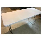 LL - 6 Ft Folding Table