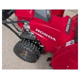 G - Honda HSS724AAWD Hydrostatic Snow Thrower - Excellent Condition