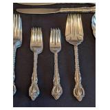 K - Vintage International Silver Deep Silver Flatware Set - 60-Piece with Serving Utensils
