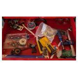 G - Craftsman Rolling Tool Chest 26.5 x 18 x 39 in - Includes Tools