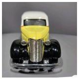 Ertl 1938 Chevrolet Panel Truck Yellow Diecast Piggy Bank Limited Edition