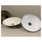 Vitrite Mfg Co Industrial Gooseneck Barn Light w 2 Extra Shades