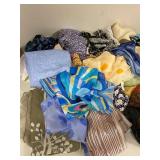 Mixed Womenâs Fashion Scarves Lot Assorted Prints Colors Pre-Owned