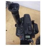 Sony CCD-TR9 Video 8 Handycam with 10x Optical Zoom