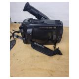 Sony CCD-TR9 Video 8 Handycam with 10x Optical Zoom