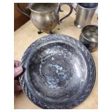 Meriden Britannia Co. 26 Tarnish-Resistant Silver Plate Charger Plate with Floral Engraving