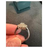 Cluster Halo Flower Ring White Metal Clear Stones Size 9 4.8g