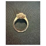 Cluster Halo Flower Ring White Metal Clear Stones Size 9 4.8g