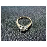 Vintage 14K Gold 3 Stone Diamond Ring w Accent Stones MDS Good