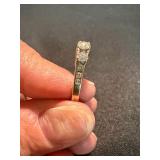 Vintage 14K Gold 3 Stone Diamond Ring w Accent Stones MDS Good