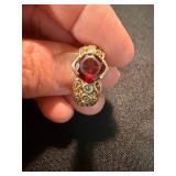 14K Yellow Gold Red Gemstone Ring w White Accents Size 6.5