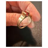 Vintage 10K Yellow Gold Red Stone Ring Modernist Size 13 Good