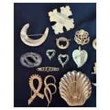 Vintage Costume Jewelry Brooch Pin Lot 14 Gold Tone Mixed Designs