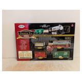 NEW SANTA FE SPECIAL BATTERY OPERATED 29 PIECE TRAIN SET