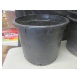 (BR1) 4 Large Black Plastic Planter...