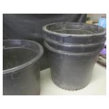 (BR1) 4 Large Black Plastic Planter...