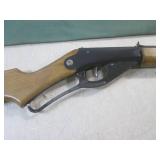 (CNTR) Vintage Red Ryder BB Gun wit...