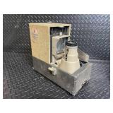 Polaroid 610 Projector in Textured Cloth Case with Original Box