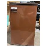 Avanti 489 RC/RA/RW Compact Refrigerator with Top Freezer - 115V