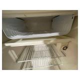 Avanti 489 RC/RA/RW Compact Refrigerator with Top Freezer - 115V