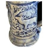 MB - Delft-Style Ceramic Ewer with Lid - 3 Figure Group