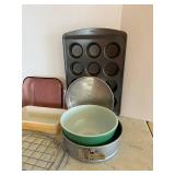 DR - Pyrex Bakeware: Glass Dishes, Loaf Pan, Muffin Pan, Round Cake Pan, Bowls & Wire Rack