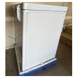 G - BD-108L Chest Freezer - 3.8 Cu Ft, 115V/60Hz, 62W, Manual Defrost