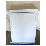 G - BD-108L Chest Freezer - 3.8 Cu Ft, 115V/60Hz, 62W, Manual Defrost