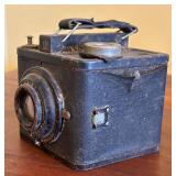 MB - Vintage Kodak Brownie Six-20 Box Camera