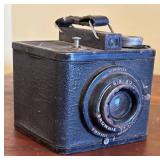MB - Vintage Kodak Brownie Six-20 Box Camera