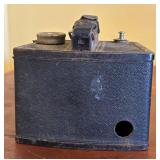 MB - Vintage Kodak Brownie Six-20 Box Camera