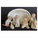 LR - Snow Baby Style Figurines with Backdrop