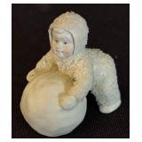LR - Snow Baby Style Figurines with Backdrop