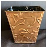 LR - Decorative Ceramic Vase and Metal Planter