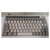 Princeton Graphic Systems PSC-28 Monito w/BTC Keyboard & Unknown PC
