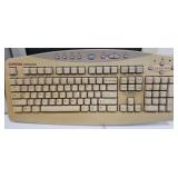 Impression 7Plus Monitor DE-770 BA w/Compaq Keyboard & PC