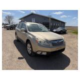2010 Subaru Outback 1 Owner!