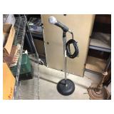 SHURE SM58 Microphone - Cable - Yorkville Stand